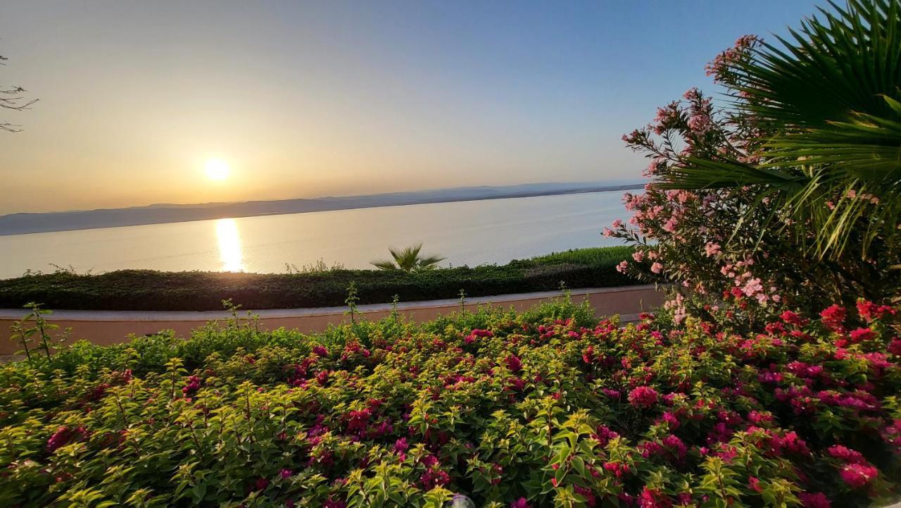 Comfy Stays: Sea View Apartments at Deadsea Samarah Resort Sweimeh Exterior photo