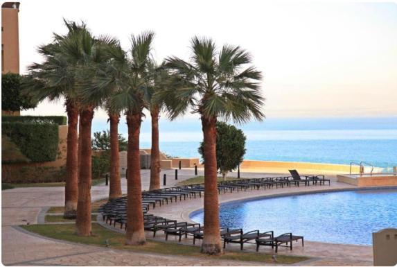 Comfy Stays: Sea View Apartments at Deadsea Samarah Resort Sweimeh Exterior photo